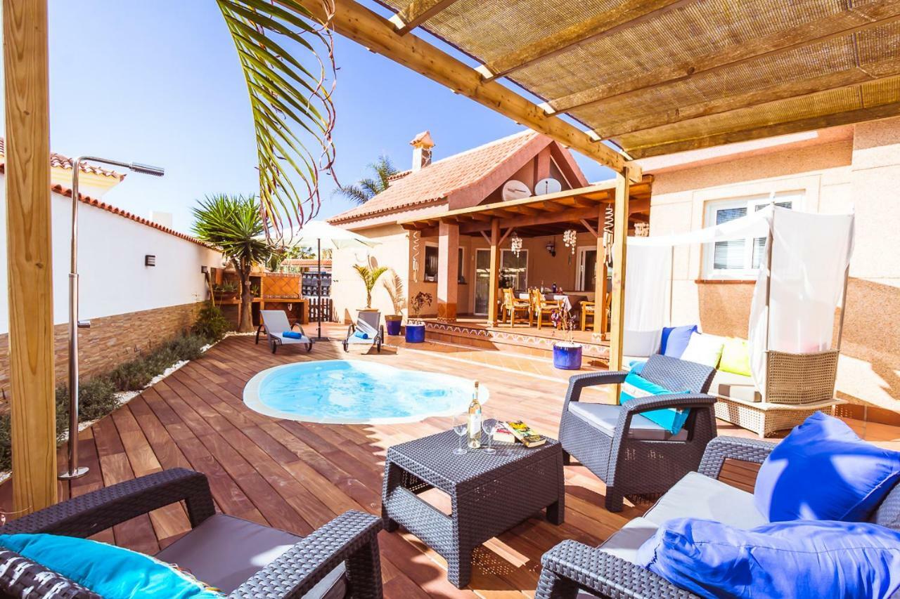 Villa Hibiscus Centrum Corralejo Beach Private Pool Family Exterior photo